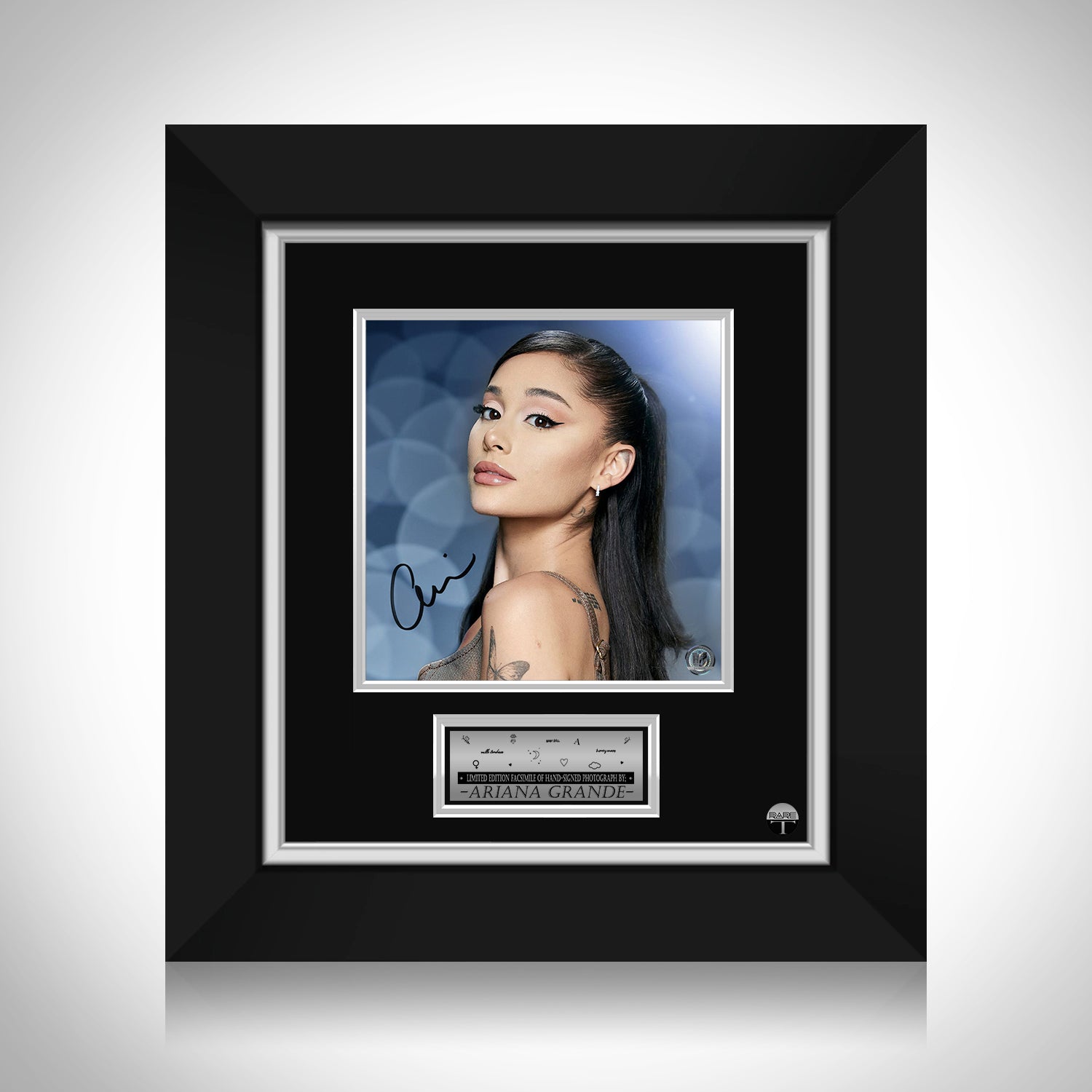 FRAMED outlet Ariana Grande