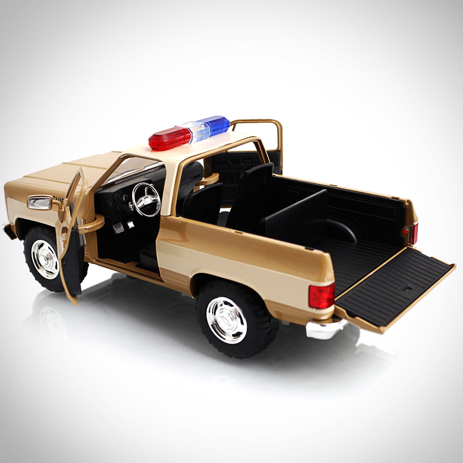 Stranger Things - Hopper-s Chevy Blazer Die-Cast With Police Badge